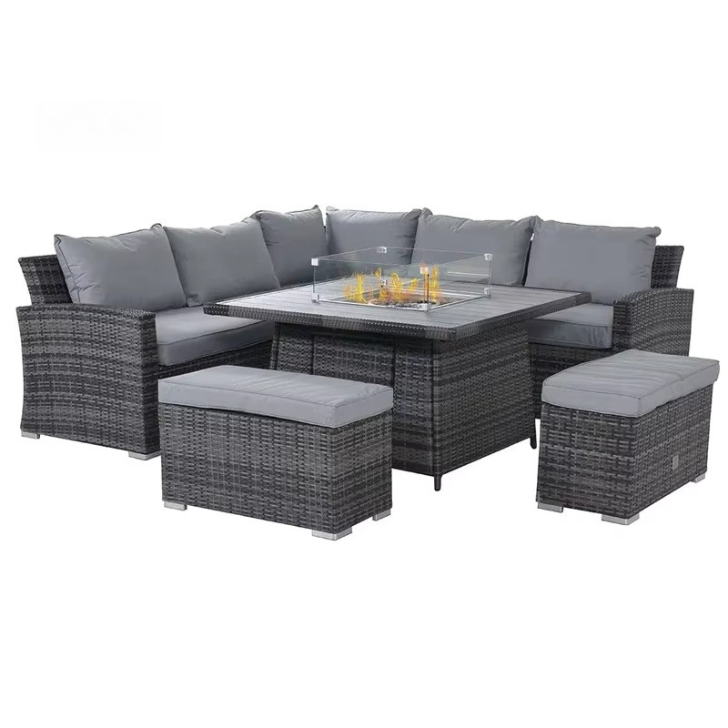 Outdoor Furniture With Fire Pit Table - ファイヤーピットテーブル付きパティオ家具セット。防水加工を施した屋外用会話セット。アルミニウムフレームとラタン素材を使用したガーデンソファセット。ファイヤーピット付き。