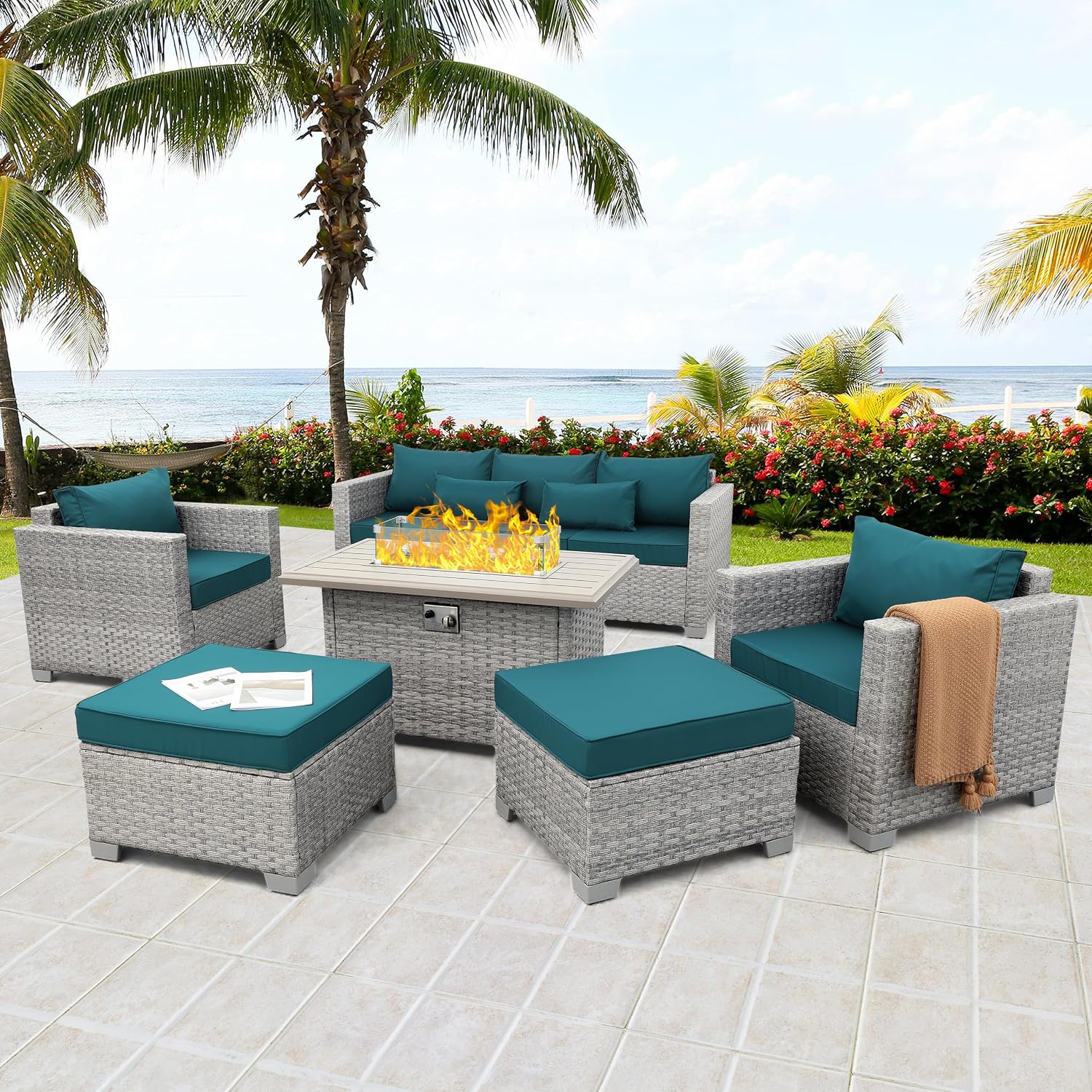 Outdoor Furniture With Fire Pit Table - PEラタン製屋外用セクショナルソファ6点セット、グレーの籐製カウチ、ファイヤーピットテーブル、ブルーのクッション付きパティオ家具、カスタマイズ可能