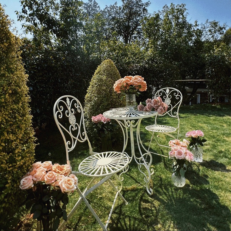 フランスのヴィンテージ鉄製テーブルと椅子、中空デザインのカフ - Outdoor Furniture Metal Chairs のレビューと価格